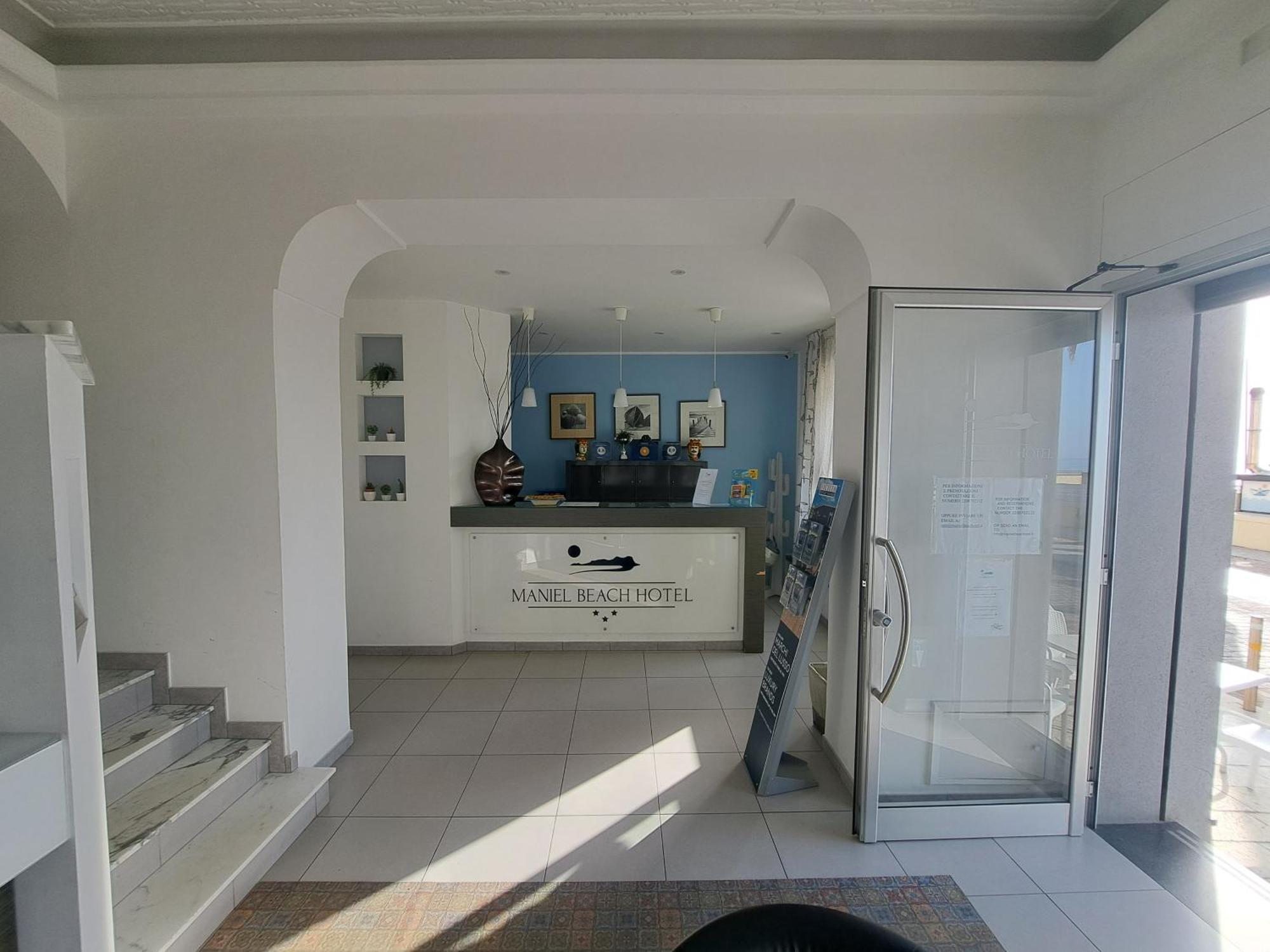 Maniel Beach Hotel Letojanni Εξωτερικό φωτογραφία