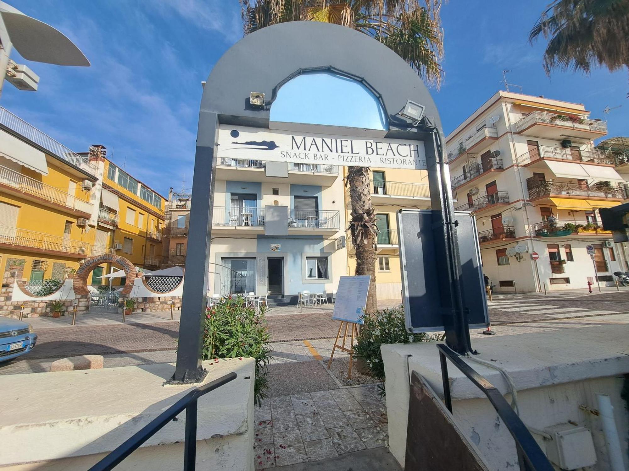 Maniel Beach Hotel Letojanni Εξωτερικό φωτογραφία