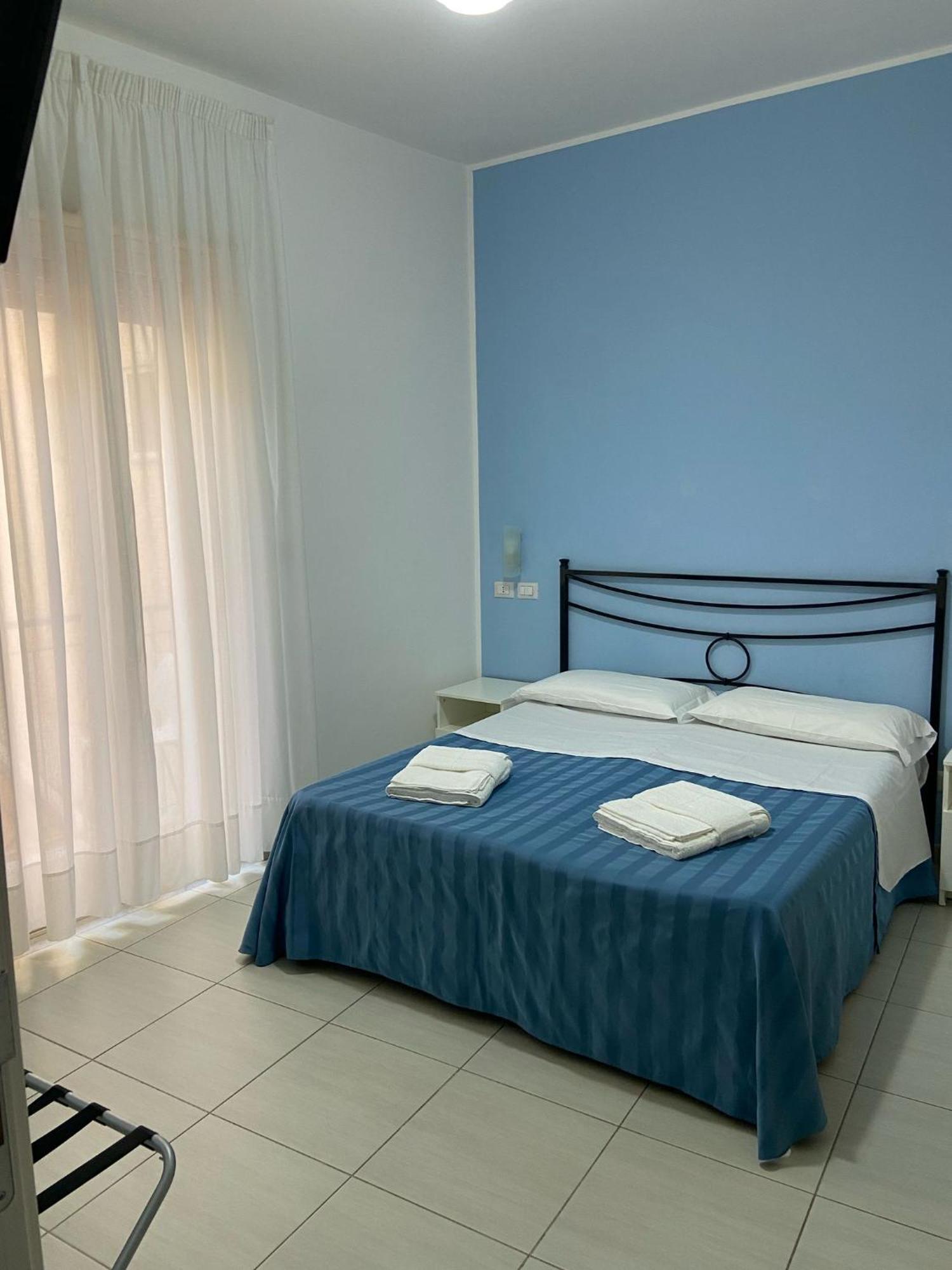 Maniel Beach Hotel Letojanni Εξωτερικό φωτογραφία