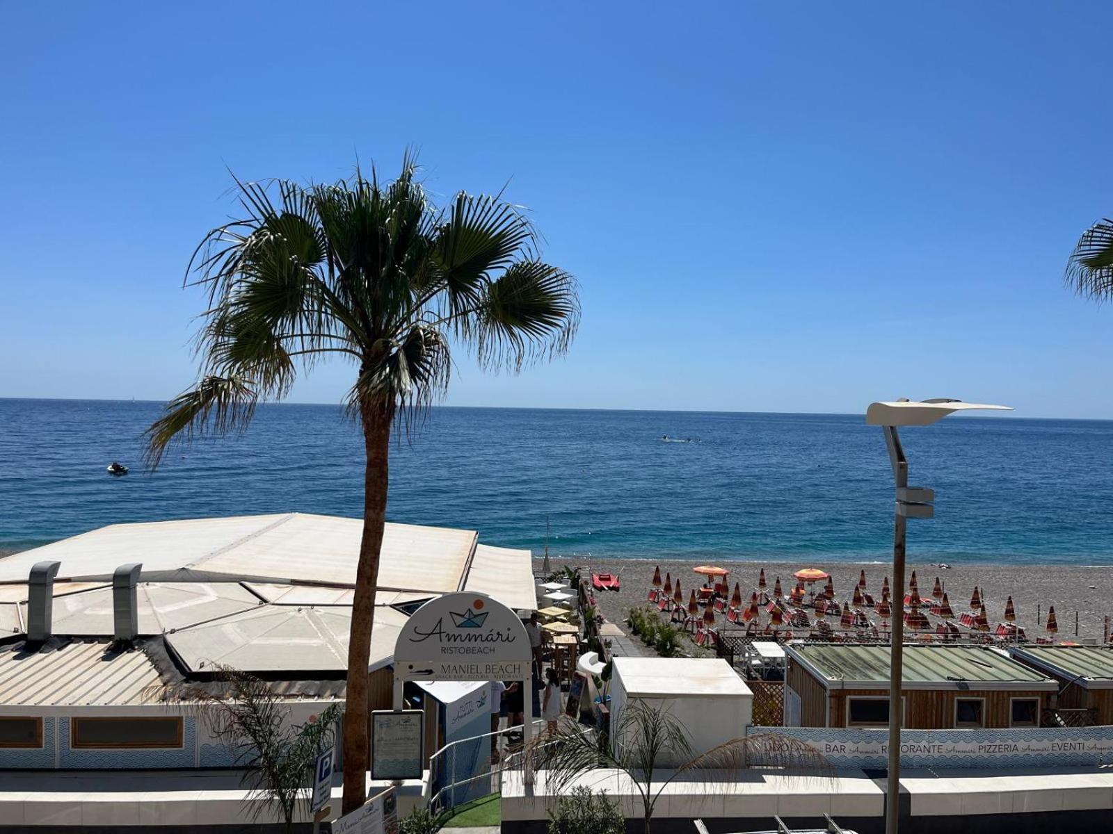 Maniel Beach Hotel Letojanni Εξωτερικό φωτογραφία