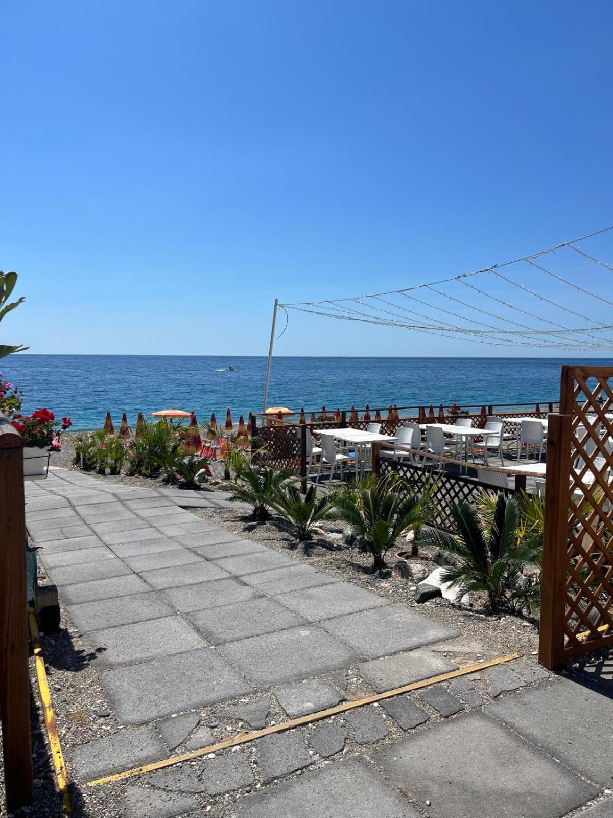 Maniel Beach Hotel Letojanni Εξωτερικό φωτογραφία
