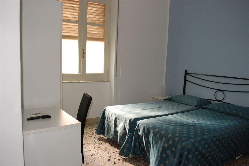 Maniel Beach Hotel Letojanni Εξωτερικό φωτογραφία
