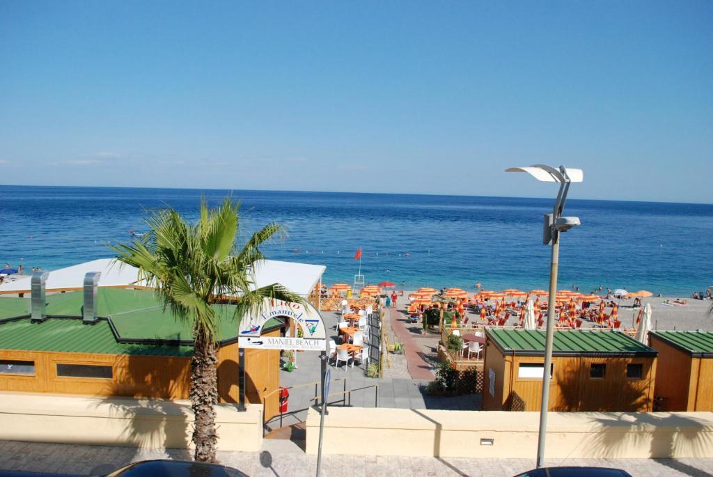 Maniel Beach Hotel Letojanni Εξωτερικό φωτογραφία